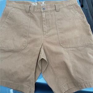 Mountain Hardwear Tan Cargo Shorts